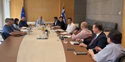 &Eta; &omicron;&iota;&kappa;&omicron;&nu;&omicron;&mu;&iota;&kappa;ή &alpha;&delta;&upsilon;&nu;&alpha;&mu;ί&alpha; &tau;&omicron;&upsilon; &Epsilon;&Lambda;&Gamma;&Alpha;, &omicron;&iota; &epsilon;&rho;&gamma;ά&tau;&epsilon;&sigmaf; &gamma;&eta;&sigmaf;, &Omicron;&Pi;&Epsilon;&Kappa;&Epsilon;&Pi;&Epsilon;, &sigma;&tau;&eta; &sigma;&upsilon;&nu;ά&nu;&tau;&eta;&sigma;&eta; &Epsilon;&Theta;&Epsilon;&Alpha;&Sigma; &mu;&epsilon; &tau;&omicron;&nu; &Alpha;&nu;&tau;&iota;&pi;&rho;ό&epsilon;&delta;&rho;&omicron; &tau;&eta;&sigmaf; &kappa;&upsilon;&beta;έ&rho;&nu;&eta;&sigma;&eta;&sigmaf;, &kappa;. &Kappa;&omega;&sigma;&tau;ή &Chi;&alpha;&tau;&zeta;&eta;&delta;ά&kappa;&eta;