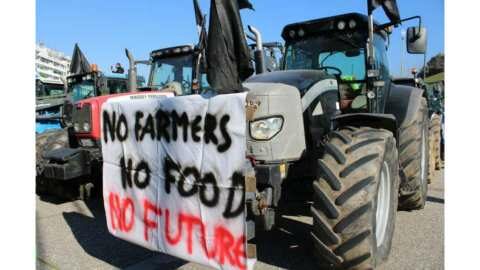 &Theta;&epsilon;&sigma;&sigma;&alpha;&lambda;&omicron;&nu;ί&kappa;&eta;: &Sigma;&upsilon;&lambda;&lambda;&alpha;&lambda;&eta;&tau;ή&rho;&iota;&omicron; &alpha;&gamma;&rho;&omicron;&tau;ώ&nu; &kappa;&alpha;&iota; &kappa;&tau;&eta;&nu;&omicron;&tau;&rho;ό&phi;&omega;&nu; &tau;&omicron; &alpha;&pi;ό&gamma;&epsilon;&upsilon;&mu;&alpha; - &Zeta;&eta;&tau;&omicron;ύ&nu; &sigma;&upsilon;&nu;ά&nu;&tau;&eta;&sigma;&eta; &mu;&epsilon; &tau;&omicron;&nu; &pi;&rho;&omega;&theta;&upsilon;&pi;&omicron;&upsilon;&rho;&gamma;ό