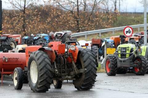 &Upsilon;&pi;&Alpha;&Alpha;&Tau;:  &Tau;&omicron; &nu;&alpha; &theta;έ&lambda;&omicron;&upsilon;&nu; &kappa;ά&pi;&omicron;&iota;&omicron;&iota; &alpha;&gamma;&rho;ό&tau;&epsilon;&sigmaf; &nu;&alpha; &epsilon;&pi;&alpha;&nu;&alpha;&lambda;ά&beta;&omicron;&upsilon;&nu; &tau;&omicron; &kappa;&lambda;&epsilon;ί&sigma;&iota;&mu;&omicron; &tau;&omega;&nu; &delta;&rho;ό&mu;&omega;&nu;, &epsilon;ί&nu;&alpha;&iota; &mu;&iota;&alpha; &pi;&rho;&alpha;&kappa;&tau;&iota;&kappa;ή &eta; &omicron;&pi;&omicron;ί&alpha; &mu;ά&lambda;&lambda;&omicron;&nu; &pi;&rho;έ&pi;&epsilon;&iota; &nu;&alpha; &alpha;&nu;ά&gamma;&epsilon;&tau;&alpha;&iota; &sigma;&tau;&eta; &lambda;&omicron;&gamma;&iota;&kappa;ή &tau;&eta;&sigmaf; &ldquo;&epsilon;&pi;&alpha;&nu;&alpha;&sigma;&tau;&alpha;&tau;&iota;&kappa;ή&sigmaf; &gamma;&upsilon;&mu;&nu;&alpha;&sigma;&tau;&iota;&kappa;ή&sigmaf;&rdquo;