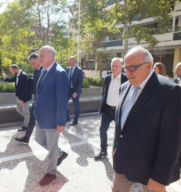 &Epsilon;&pi;ί&sigma;&kappa;&epsilon;&psi;&eta; &Upsilon;&pi;&Alpha;&Alpha;&Tau;, &Kappa;ώ&sigma;&tau;&alpha; &Tau;&sigma;&iota;ά&rho;&alpha; &sigma;&tau;&omicron;&nu; &Epsilon;&Phi;&Epsilon;&Tau;