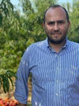 &Omicron; &Lambda;ά&kappa;&eta;&sigmaf; &Beta;&alpha;&sigma;&iota;&lambda;&epsilon;&iota;ά&delta;&eta;&sigmaf; &sigma;&tau;&eta;&nu; &Kappa;&rho;ύ&alpha; &Beta;&rho;ύ&sigma;&eta;, &delta;ί&pi;&lambda;&alpha; &sigma;&tau;&omicron;&upsilon;&sigmaf; &alpha;&mu;&pi;&epsilon;&lambda;&omicron;&upsilon;&rho;&gamma;&omicron;ύ&sigmaf;