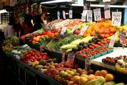 &Alpha;&kappa;&rho;ί&beta;&epsilon;&iota;&alpha;: &Alpha;&gamma;&omicron;&rho;έ&sigmaf; &mu;&epsilon; &tau;&omicron; &kappa;&omicron;&mu;&mu;ά&tau;&iota; &alpha;&kappa;ό&mu;&alpha; &kappa;&alpha;&iota; &sigma;&tau;&iota;&sigmaf; &lambda;&alpha;ϊ&kappa;έ&sigmaf; &alpha;&gamma;&omicron;&rho;έ&sigmaf; - &Pi;&alpha;&lambda;&epsilon;ύ&omicron;&upsilon;&nu; &nu;&alpha; &beta;&rho;&omicron;&upsilon;&nu; &lambda;ύ&sigma;&eta; &omicron;&iota; &alpha;&gamma;&rho;ό&tau;&epsilon;&sigmaf;