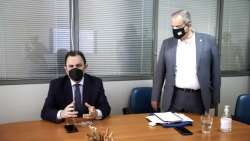 &Gamma;. &Gamma;&epsilon;&omega;&rho;&gamma;&alpha;&nu;&tau;ά&sigmaf;: &laquo;&Chi;&rho;έ&omicron;&sigmaf; &mu;&alpha;&sigmaf; &nu;&alpha; &delta;&iota;&alpha;&phi;&upsilon;&lambda;ά&xi;&omicron;&upsilon;&mu;&epsilon; &tau;&omicron;&nu; &pi;&lambda;&omicron;ύ&tau;&omicron; &tau;&eta;&sigmaf; &chi;ώ&rho;&alpha;&sigmaf; &kappa;&alpha;&iota; &tau;&omicron;&nu; &mu;ό&chi;&theta;&omicron; &tau;&omega;&nu; &pi;&alpha;&rho;&alpha;&gamma;&omega;&gamma;ώ&nu;&raquo;