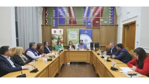 &Mu;&epsilon; &kappa;&alpha;&iota;&nu;&omicron;&tau;&omicron;&mu;ί&epsilon;&sigmaf; &omicron; &phi;&epsilon;&tau;&iota;&nu;ό&sigmaf; &delta;&iota;&alpha;&gamma;&omega;&nu;&iota;&sigma;&mu;ό&sigmaf; &gamma;&iota;&alpha; &tau;&omicron; &Epsilon;&xi;&alpha;&iota;&rho;&epsilon;&tau;&iota;&kappa;ό &Pi;&alpha;&rho;&theta;έ&nu;&omicron; &Epsilon;&lambda;&alpha;&iota;ό&lambda;&alpha;&delta;&omicron; &laquo;&Kappa;&rho;ή&tau;&eta;/Kriti&raquo;