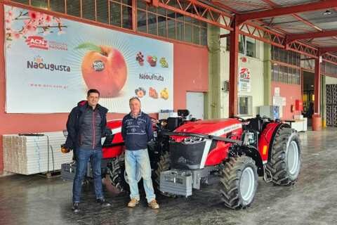&Pi;&alpha;&rho;ά&delta;&omicron;&sigma;&eta; &delta;ύ&omicron; &delta;&epsilon;&nu;&delta;&rho;&omicron;&kappa;&omicron;&mu;&iota;&kappa;ώ&nu; &tau;&rho;&alpha;&kappa;&tau;έ&rho; Massey Ferguson &sigma;&tau;&omicron;&nu; &Alpha;.&Sigma;. &Nu;ά&omicron;&upsilon;&sigma;&alpha;&sigmaf; - &Delta;&epsilon;&sigmaf; &tau;&alpha; &chi;&alpha;&rho;&alpha;&kappa;&tau;&eta;&rho;&iota;&sigma;&tau;&iota;&kappa;ά &tau;&omicron;&upsilon;&sigmaf;!