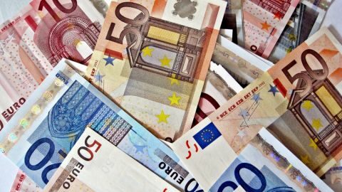 &Omicron;&Pi;&Epsilon;&Kappa;&Alpha;: &Kappa;&alpha;&tau;&alpha;&beta;ά&lambda;&lambda;&omicron;&nu;&tau;&alpha;&iota; &alpha;ύ&rho;&iota;&omicron; &Tau;&rho;ί&tau;&eta; 1/10 &tau;&alpha; &chi;&rho;&eta;&mu;&alpha;&tau;&iota;&kappa;ά &beta;&omicron;&eta;&theta;ή&mu;&alpha;&tau;&alpha; &sigma;&epsilon; &pi;&omicron;&lambda;ύ&tau;&epsilon;&kappa;&nu;&epsilon;&sigmaf; &kappa;&alpha;&iota; &tau;&rho;ί&tau;&epsilon;&kappa;&nu;&epsilon;&sigmaf; &alpha;&gamma;&rho;ό&tau;&iota;&sigma;&sigma;&epsilon;&sigmaf; &mu;&eta;&tau;έ&rho;&epsilon;&sigmaf;