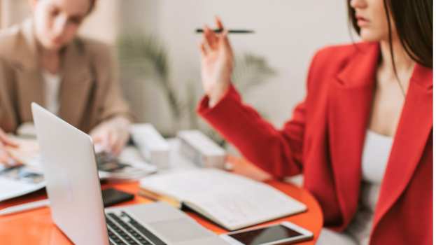 &Epsilon;&pi;&iota;&chi;&omicron;&rho;ή&gamma;&eta;&sigma;&eta; 17.500 &epsilon;&upsilon;&rho;ώ: &Xi;&epsilon;&kappa;&iota;&nu;&omicron;ύ&nu; &omicron;&iota; &alpha;&iota;&tau;ή&sigma;&epsilon;&iota;&sigmaf; &gamma;&iota;&alpha; &tau;&omicron; &nu;έ&omicron; &pi;&rho;ό&gamma;&rho;&alpha;&mu;&mu;&alpha; &epsilon;&nu;ί&sigma;&chi;&upsilon;&sigma;&eta;&sigmaf; &nu;έ&alpha;&sigmaf; &epsilon;&pi;&iota;&chi;&epsilon;&iota;&rho;&eta;&mu;&alpha;&tau;&iota;&kappa;ό&tau;&eta;&tau;&alpha;&sigmaf; 18&ndash;29 &epsilon;&tau;ώ&nu;