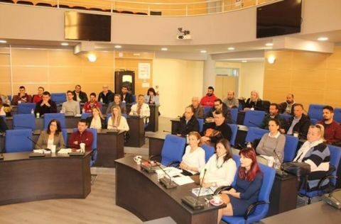 &Omicron;&iota; &alpha;&upsilon;&sigma;&tau;&eta;&rho;&omicron;ί έ&lambda;&epsilon;&gamma;&chi;&omicron;&iota; &delta;&iota;&alpha;&beta;&alpha;&tau;ή&rho;&iota;&omicron; &pi;&omicron;&iota;ό&tau;&eta;&tau;&alpha;&sigmaf; &gamma;&iota;&alpha; &tau;&alpha; &Theta;&epsilon;&sigma;&sigma;&alpha;&lambda;&iota;&kappa;ά &alpha;&gamma;&rho;&omicron;&tau;&iota;&kappa;ά &pi;&rho;&omicron;ϊό&nu;&tau;&alpha;