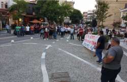 &Mu;&eta;&chi;&alpha;&nu;&omicron;&kappa;ί&nu;&eta;&tau;&eta; &pi;&omicron;&rho;&epsilon;ί&alpha; &sigma;&tau;&omicron; &kappa;έ&nu;&tau;&rho;&omicron; &tau;&eta;&sigmaf; Έ&delta;&epsilon;&sigma;&sigma;&alpha;&sigmaf; &pi;&rho;&alpha;&gamma;&mu;&alpha;&tau;&omicron;&pi;&omicron;ί&eta;&sigma;&alpha;&nu; &alpha;&gamma;&rho;ό&tau;&epsilon;&sigmaf; &tau;&eta;&sigmaf; &Pi;έ&lambda;&lambda;&alpha;&sigmaf;
