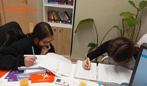 &Gamma;&upsilon;&mu;&nu;ά&sigma;&iota;&omicron; &kappa;&alpha;&iota; &chi;&alpha;&mu;&eta;&lambda;&omicron;ί &beta;&alpha;&theta;&mu;&omicron;ί: &pi;ώ&sigmaf; &eta; &sigma;&omega;&sigma;&tau;ή &upsilon;&pi;&omicron;&sigma;&tau;ή&rho;&iota;&xi;&eta; &kappa;ά&nu;&epsilon;&iota; &tau;&eta; &delta;&iota;&alpha;&phi;&omicron;&rho;ά