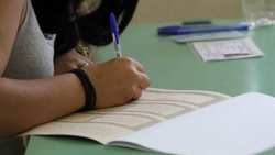 3 &sigma;&tau;&omicron;&upsilon;&sigmaf; 4 &upsilon;&pi;&omicron;&psi;&eta;&phi;ί&omicron;&upsilon;&sigmaf; &sigma;&tau;&iota;&sigmaf; &Pi;&alpha;&nu;&epsilon;&lambda;&lambda;&alpha;&delta;&iota;&kappa;έ&sigmaf; &Epsilon;&xi;&epsilon;&tau;ά&sigma;&epsilon;&iota;&sigmaf; &epsilon;&nu;&eta;&mu;&epsilon;&rho;ώ&theta;&eta;&kappa;&alpha;&nu; ά&mu;&epsilon;&sigma;&alpha; &gamma;&iota;&alpha; &tau;&eta; &beta;&alpha;&theta;&mu;&omicron;&lambda;&omicron;&gamma;ί&alpha; &tau;&omicron;&upsilon;&sigmaf; &mu;&epsilon; SMS &sigma;&tau;&omicron; &kappa;&iota;&nu;&eta;&tau;ό &tau;&omicron;&upsilon;&sigmaf;