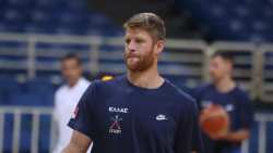 &Omicron;&upsilon;ό&kappa;&alpha;&pi;: &laquo;&Theta;&alpha; &phi;&omicron;&rho;έ&sigma;&omega; &tau;&eta; &phi;&alpha;&nu;έ&lambda;&alpha; &tau;&eta;&sigmaf; &Epsilon;&theta;&nu;&iota;&kappa;ή&sigmaf; &mu;&epsilon; &pi;&epsilon;&rho;&eta;&phi;ά&nu;&iota;&alpha;&raquo;