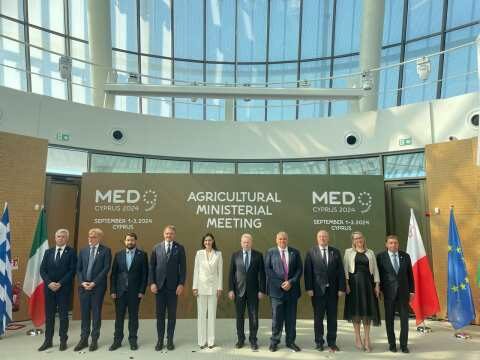 EUMED 9:  &Delta;έ&sigma;&mu;&epsilon;&upsilon;&sigma;&eta; &gamma;&iota;&alpha; &epsilon;&xi;&epsilon;ύ&rho;&epsilon;&sigma;&eta; &upsilon;&delta;ά&tau;&iota;&nu;&omega;&nu; &pi;ό&rho;&omega;&nu; &mu;έ&sigma;&omega; &kappa;&alpha;&iota;&nu;&omicron;&tau;ό&mu;&omega;&nu; &pi;&rho;&alpha;&kappa;&tau;&iota;&kappa;ώ&nu;