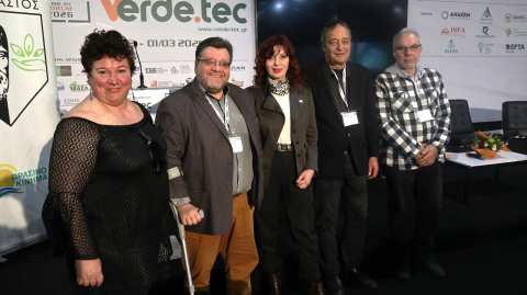 &Delta;&epsilon;&nu; έ&chi;&epsilon;&iota; &mu;έ&lambda;&lambda;&omicron;&nu; &eta; &epsilon;&lambda;&lambda;&eta;&nu;&iota;&kappa;ή &kappa;&tau;&eta;&nu;&omicron;&tau;&rho;&omicron;&phi;ί&alpha;? &Gamma;&rho;ά&phi;&epsilon;&iota; &omicron; &Delta;&eta;&mu;ή&tau;&rho;&eta;&sigmaf; &Mu;&iota;&chi;&alpha;&eta;&lambda;ί&delta;&eta;&sigmaf;