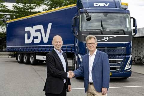 &Eta; Volvo &lambda;&alpha;&mu;&beta;ά&nu;&epsilon;&iota; &pi;&alpha;&rho;&alpha;&gamma;&gamma;&epsilon;&lambda;ί&alpha; &gamma;&iota;&alpha; 300 &eta;&lambda;&epsilon;&kappa;&tau;&rho;&iota;&kappa;ά &phi;&omicron;&rho;&tau;&eta;&gamma;ά &alpha;&pi;ό &tau;&eta;&nu; DSV