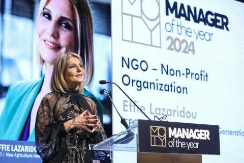 Manager of the Year: &Beta;&rho;ά&beta;&epsilon;&upsilon;&sigma;&eta; &tau;&eta;&sigmaf; &Delta;&iota;&epsilon;&upsilon;&theta;ύ&nu;&omicron;&upsilon;&sigma;&alpha;&sigmaf; &Sigma;&upsilon;&mu;&beta;&omicron;ύ&lambda;&omicron;&upsilon; &tau;&omicron;&upsilon; &Omicron;&rho;&gamma;&alpha;&nu;&iota;&sigma;&mu;&omicron;ύ &Nu;έ&alpha; &Gamma;&epsilon;&omega;&rho;&gamma;ί&alpha; &Nu;έ&alpha; &Gamma;&epsilon;&nu;&iota;ά, &kappa;. Έ&phi;&eta;&sigmaf; &Lambda;&alpha;&zeta;&alpha;&rho;ί&delta;&omicron;&upsilon;