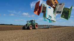 &Kappa;ό&lambda;&alpha;&phi;&omicron;&sigmaf; &tau;&eta;&sigmaf; &Kappa;&omicron;&mu;&iota;&sigma;&iota;ό&nu;: &Alpha;&mu;&phi;&iota;&sigma;&beta;&eta;&tau;&epsilon;ί &tau;&omicron; &chi;&rho;&omicron;&nu;&omicron;&delta;&iota;ά&gamma;&rho;&alpha;&mu;&mu;&alpha; &gamma;&iota;&alpha; &tau;&iota;&sigmaf; &alpha;&gamma;&rho;&omicron;&tau;&iota;&kappa;έ&sigmaf; &epsilon;&pi;&iota;&delta;&omicron;&tau;ή&sigma;&epsilon;&iota;&sigmaf;