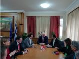 &Sigma;&upsilon;&nu;ά&nu;&tau;&eta;&sigma;&eta; &epsilon;&rho;&gamma;&alpha;&sigma;ί&alpha;&sigmaf; &tau;&omicron;&upsilon; &Upsilon;&pi;&omicron;&upsilon;&rho;&gamma;&omicron;ύ  &Alpha;&Alpha; &amp; T, &Sigma;&tau;&alpha;ύ&rho;&omicron;&upsilon; &Alpha;&rho;&alpha;&chi;&omega;&beta;ί&tau;&eta; &kappa;&alpha;&iota; &tau;&omicron;&upsilon; &Upsilon;&pi;&omicron;&upsilon;&rho;&gamma;&omicron;ύ &Psi;&eta;&phi;&iota;&alpha;&kappa;ή&sigmaf; &Pi;&omicron;&lambda;&iota;&tau;&iota;&kappa;ή&sigmaf;, &Tau;&eta;&lambda;&epsilon;&pi;&iota;&kappa;&omicron;&iota;&nu;&omega;&nu;&iota;ώ&nu; &kappa;&alpha;&iota; &Epsilon;&nu;&eta;&mu;έ&rho;&omega;&sigma;&eta;&sigmaf; &Nu;ί&kappa;&omicron;&upsilon; &Pi;&alpha;&pi;&pi;ά,  &mu;&epsilon; &tau;&omicron;&nu; &Epsilon;&upsilon;&rho;&omega;&pi;&alpha;ί&omicron; &Epsilon;&pi;ί&tau;&rho;&omicron;&pi;&omicron; &Gamma;&epsilon;&omega;&rho;&gamma;ί&alpha;&sigmaf; &kappa;&alpha;&iota; &Alpha;&gamma;&rho;&omicron;&tau;&iota;&kappa;ή&sigmaf; &Alpha;&nu;ά&pi;&tau;&upsilon;&xi;&eta;&sigmaf; Phil Hogan