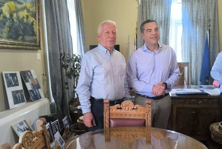&Alpha;&lambda;έ&xi;&eta;&sigmaf; &Tau;&sigma;ί&pi;&rho;&alpha;&sigmaf; &alpha;&pi;ό &tau;&eta; &Lambda;έ&sigma;&beta;&omicron;: &ldquo;Ή&rho;&theta;&alpha;&mu;&epsilon; &nu;&alpha; &alpha;&kappa;&omicron;ύ&sigma;&omicron;&upsilon;&mu;&epsilon; &tau;&alpha; &pi;&rho;&omicron;&beta;&lambda;ή&mu;&alpha;&tau;&alpha; &kappa;&alpha;&iota; &nu;&alpha; &delta;&iota;&epsilon;&kappa;&delta;&iota;&kappa;ή&sigma;&omicron;&upsilon;&mu;&epsilon; &lambda;ύ&sigma;&epsilon;&iota;&sigmaf;&rdquo;