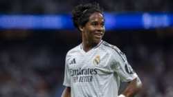 &Lambda;&iota;ό&nu; &kappa;&alpha;&iota; &Rho;&epsilon;ά&lambda; έ&phi;&tau;&alpha;&sigma;&alpha;&nu; &sigma;&epsilon; &tau;&epsilon;&lambda;&iota;&kappa;ή &sigma;&upsilon;&mu;&phi;&omega;&nu;ί&alpha; &gamma;&iota;&alpha; &tau;&omicron;&nu; &Epsilon;&nu;&tau;&rho;&iota;&kappa;