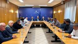 &Upsilon;&pi;&Alpha;&Alpha;&Tau;: &Xi;&epsilon;&kappa;&iota;&nu;ά &sigma;&epsilon;&iota;&rho;ά &pi;&lambda;&eta;&rho;&omega;&mu;ώ&nu; &pi;&rho;&omicron;&sigmaf; &tau;&omicron;&upsilon;&sigmaf; &pi;&alpha;&rho;&alpha;&gamma;&omega;&gamma;&omicron;ύ&sigmaf;