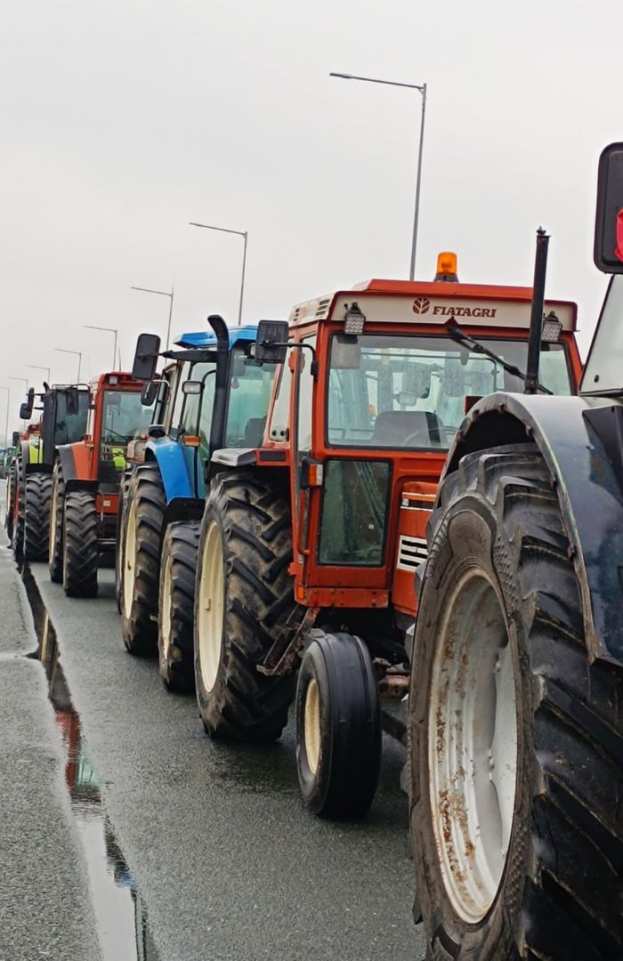 &Sigma;&upsilon;&mu;&beta;&alpha;ί&nu;&epsilon;&iota; &tau;ώ&rho;&alpha;: &Sigma;&epsilon; &epsilon;&xi;έ&lambda;&iota;&xi;&eta; &eta; &sigma;&upsilon;&nu;ά&nu;&tau;&eta;&sigma;&eta; &alpha;&gamma;&rho;&omicron;&tau;ώ&nu; &mu;&epsilon; &tau;&omicron;&nu; &pi;&rho;&omega;&theta;&upsilon;&pi;&omicron;&upsilon;&rho;&gamma;ό