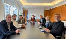 Συνάντηση του Προέδρου της ΕΣΕΕ, Σταύρου Καφούνη, με την  Δόμνα Μιχαηλίδου – Στόχος η πρώτη αυξημένη καταβολή voucher πριν από τα Χριστούγεννα