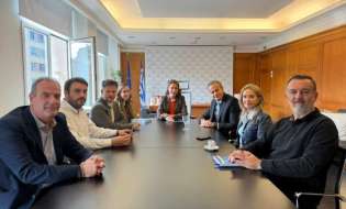 Συνάντηση του Προέδρου της ΕΣΕΕ, Σταύρου Καφούνη, με την  Δόμνα Μιχαηλίδου – Στόχος η πρώτη αυξημένη καταβολή voucher πριν από τα Χριστούγεννα